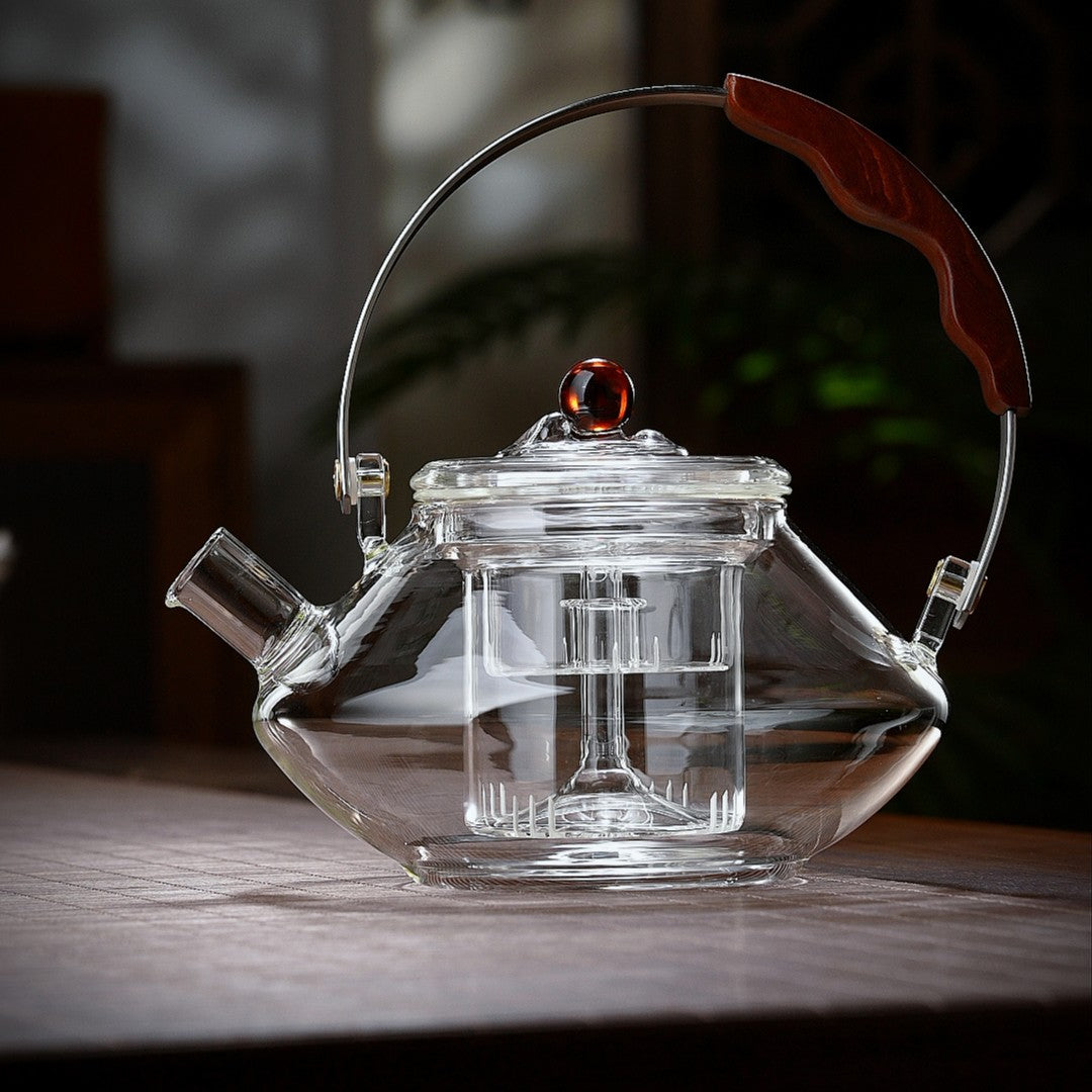 Tea pot with a handle
